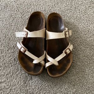 Birkenstock Mayari size 41 (10-10.5)